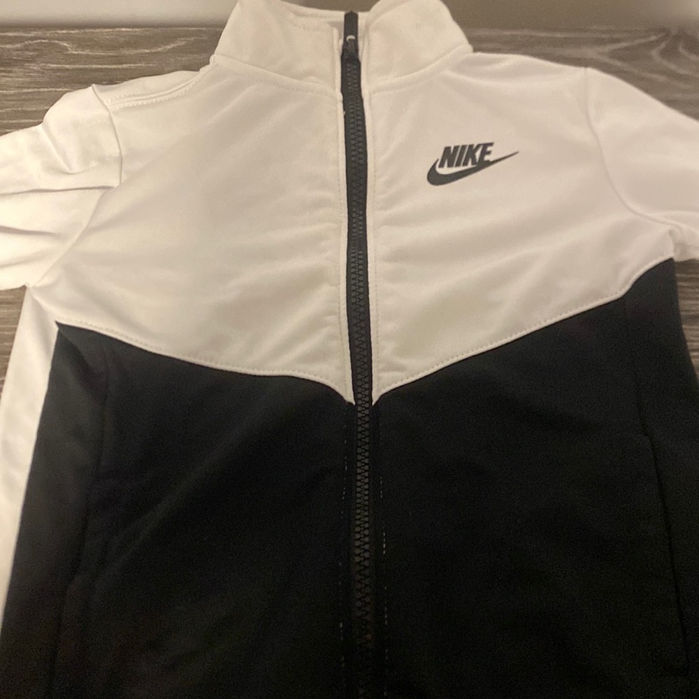 Nike Tech Suit